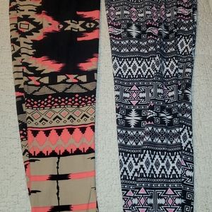 2 pairs of leggings